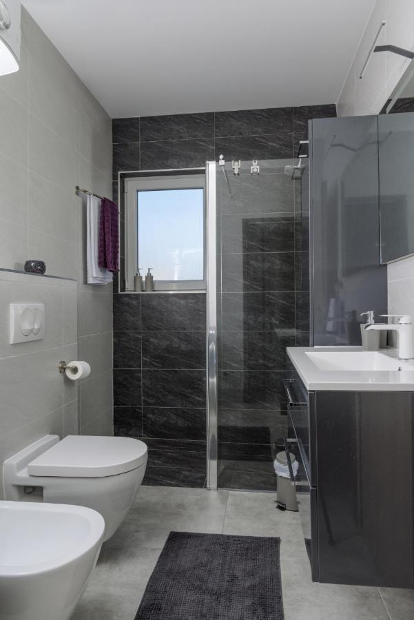 Apartment Mm *