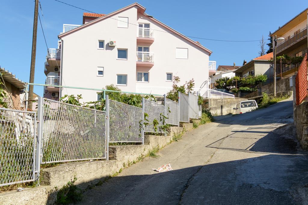Mm * Trogir