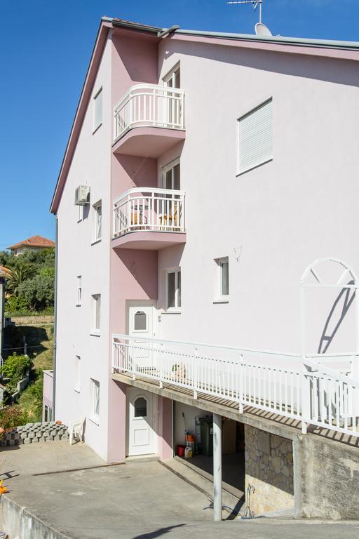 Apartment Mm *